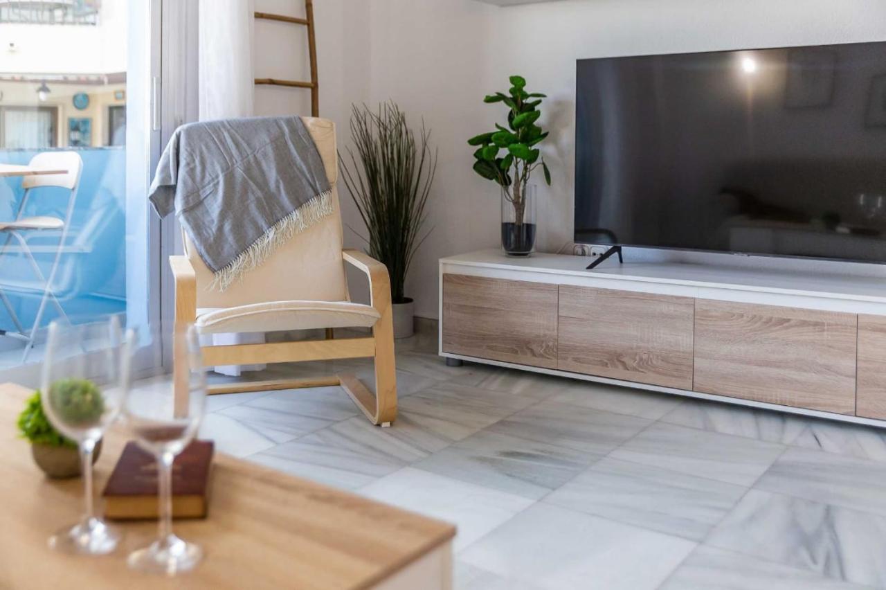 Paseo Marítimo Rey de España esquina Lope de Vega 1 dormitorio más sofá cama salón y cama supletoria Fuengirola Exterior foto